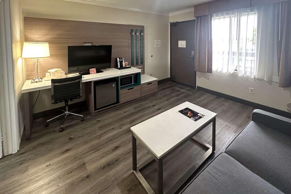 Quality Inn & Suites Los Angeles Airport - Lax Inglewood Room photo